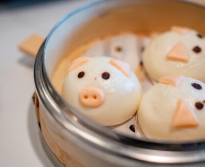 steam buns in shape of pig