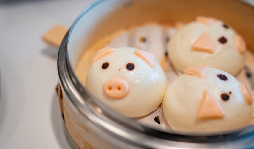 steam buns in shape of pig